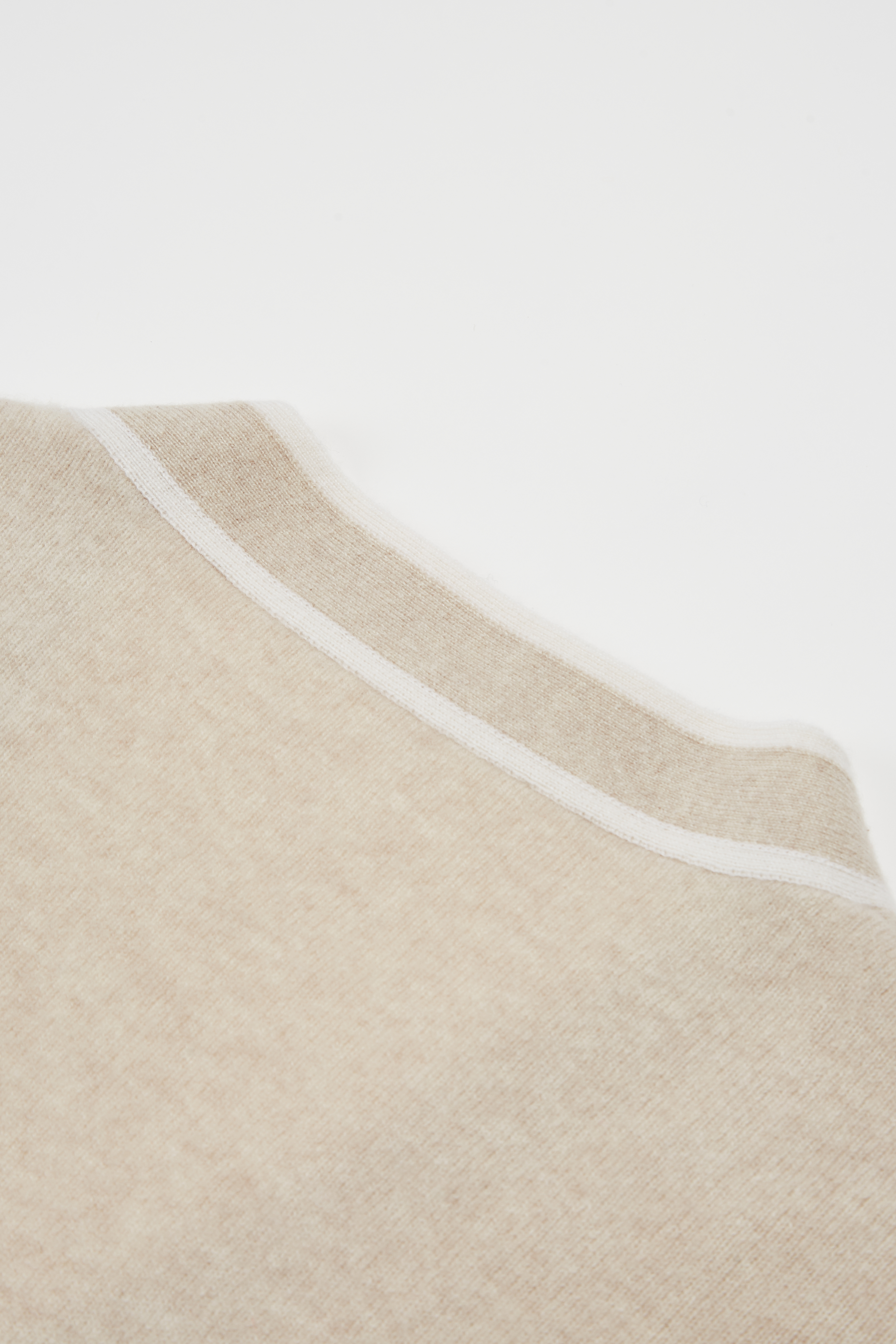 Premium 100% Cashmere Tree Cardigan Comfort and Sophistication