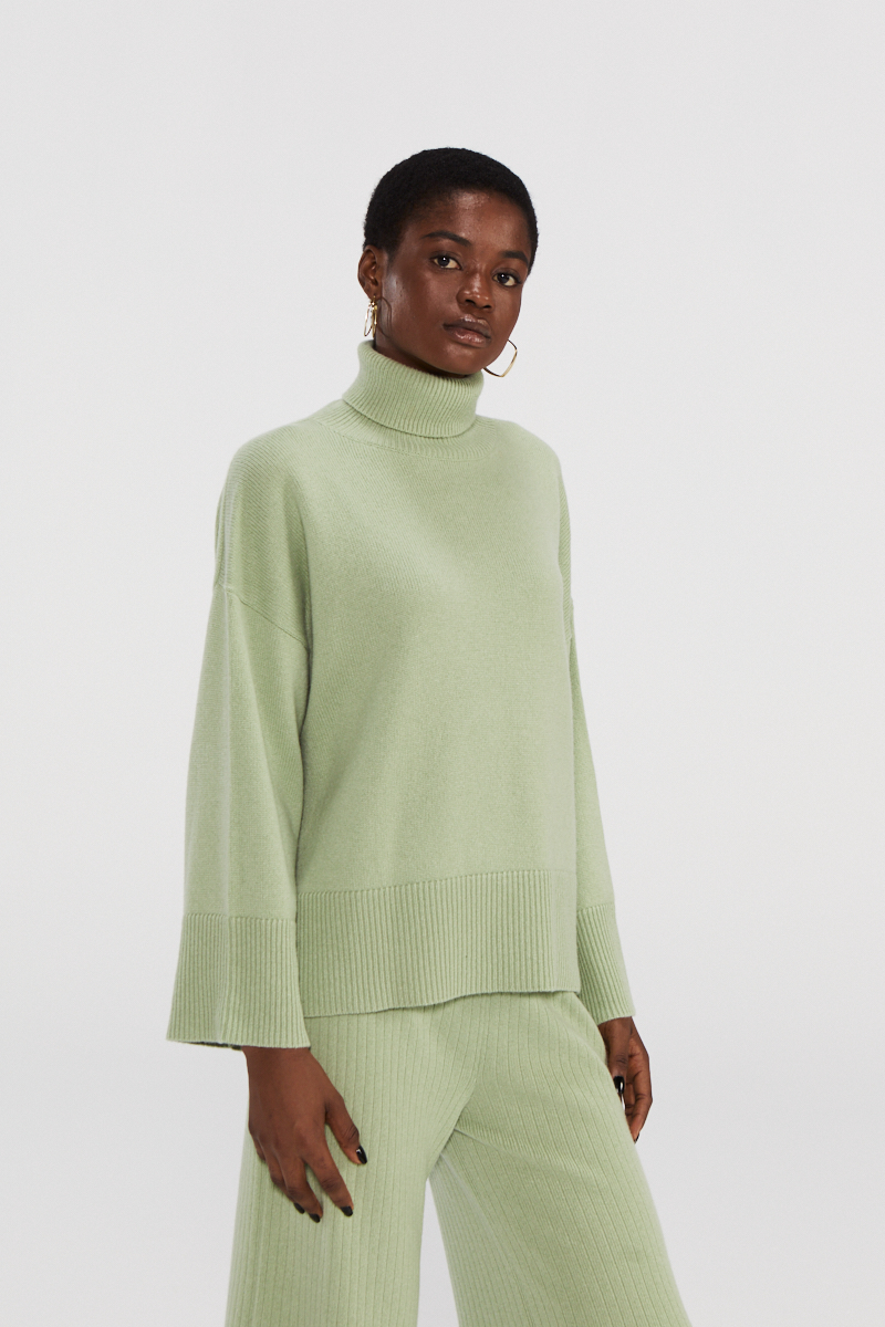 Pull en tricot à col roulé vert surdimensionné vert