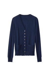 Cardigan de cachemire de la marine classique