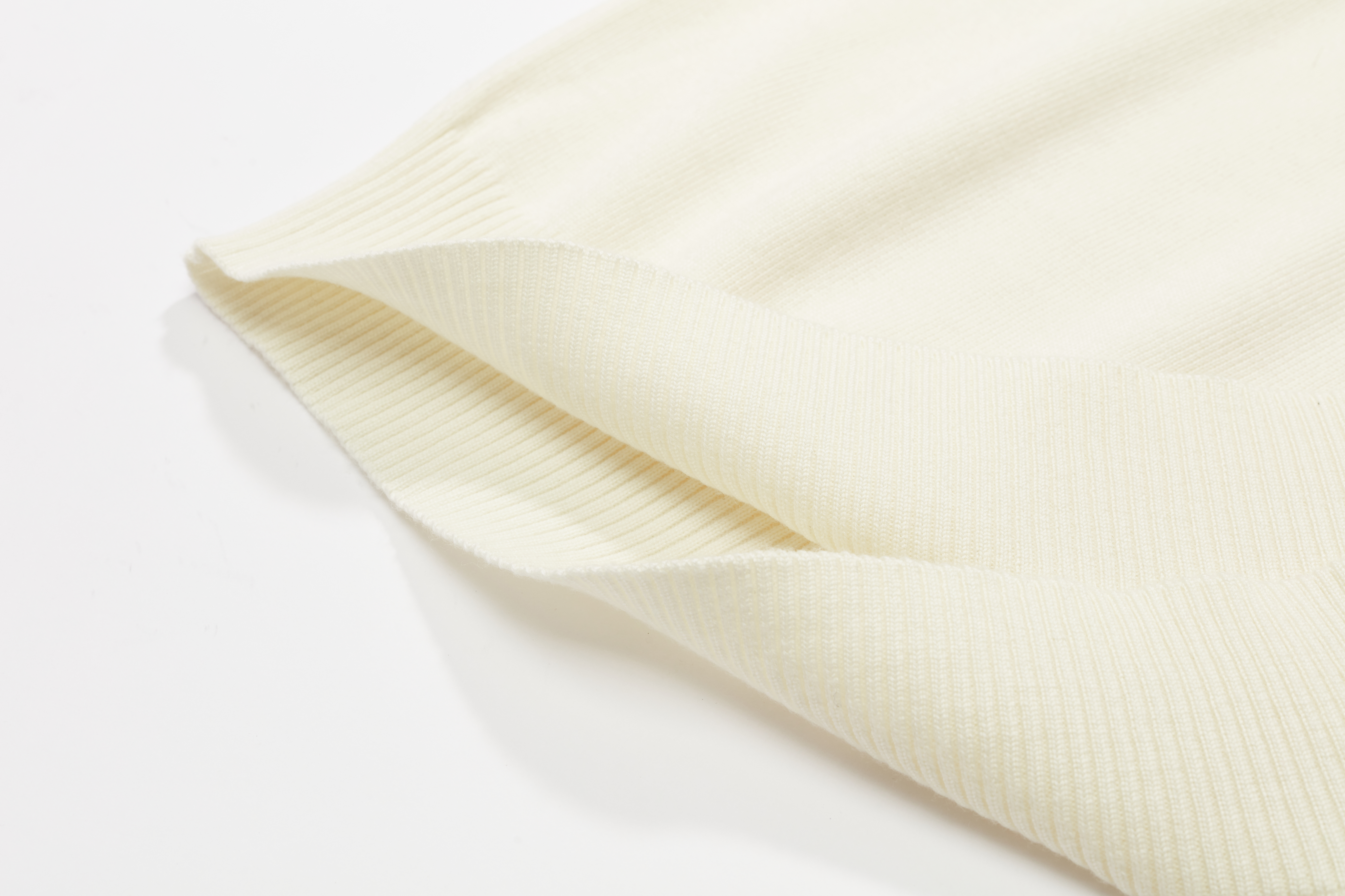 Pull en tricot à manches longues blanches 