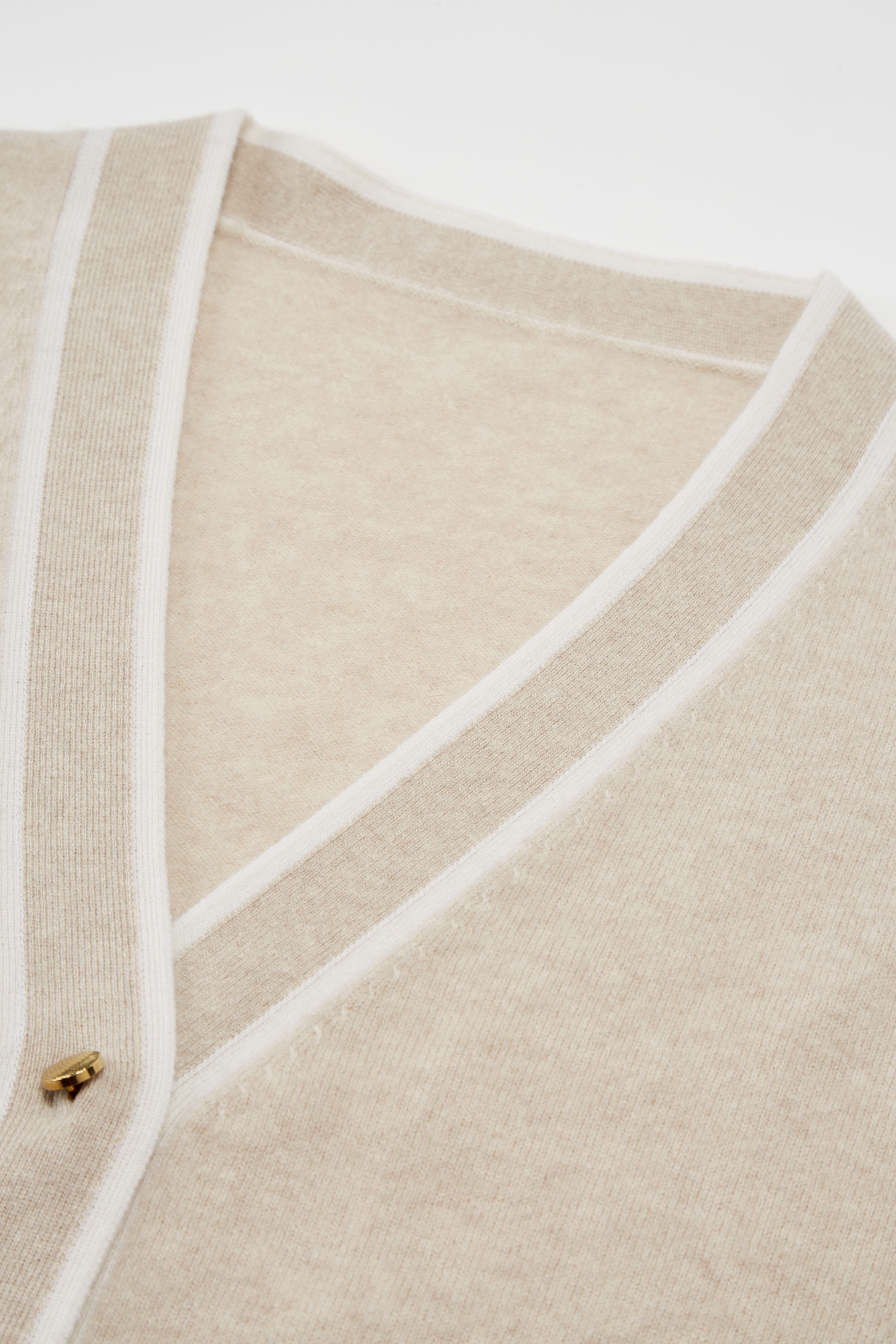 Premium 100% Cashmere Tree Cardigan Comfort and Sophistication