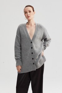 Cardigan à manches longues en tricot gris