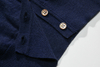 Cardigan de cachemire de la marine classique