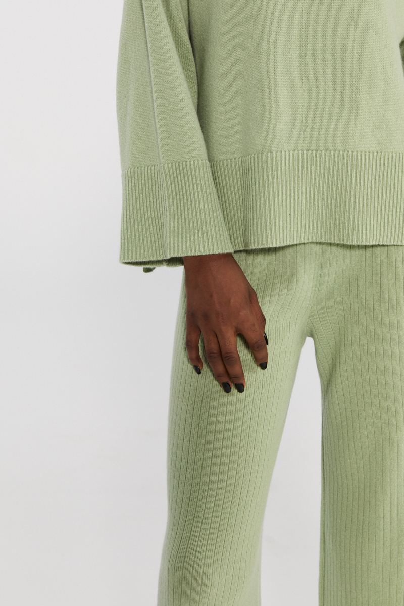 Pantalon à jambes larges en tricot vert clair