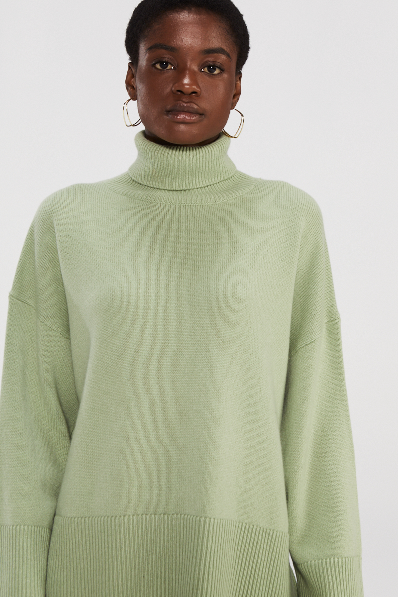 Pull en tricot à col roulé vert surdimensionné vert