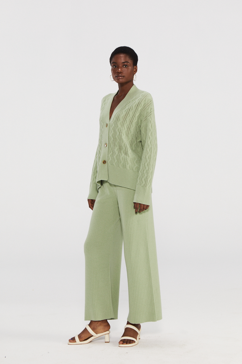 Cardigan en cachemire pur chic avec bouton