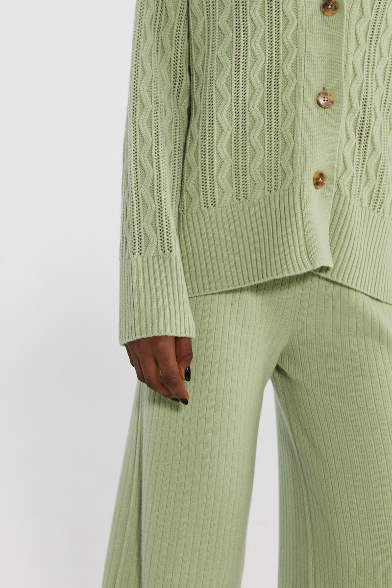 Cardigan en cachemire pur chic avec bouton