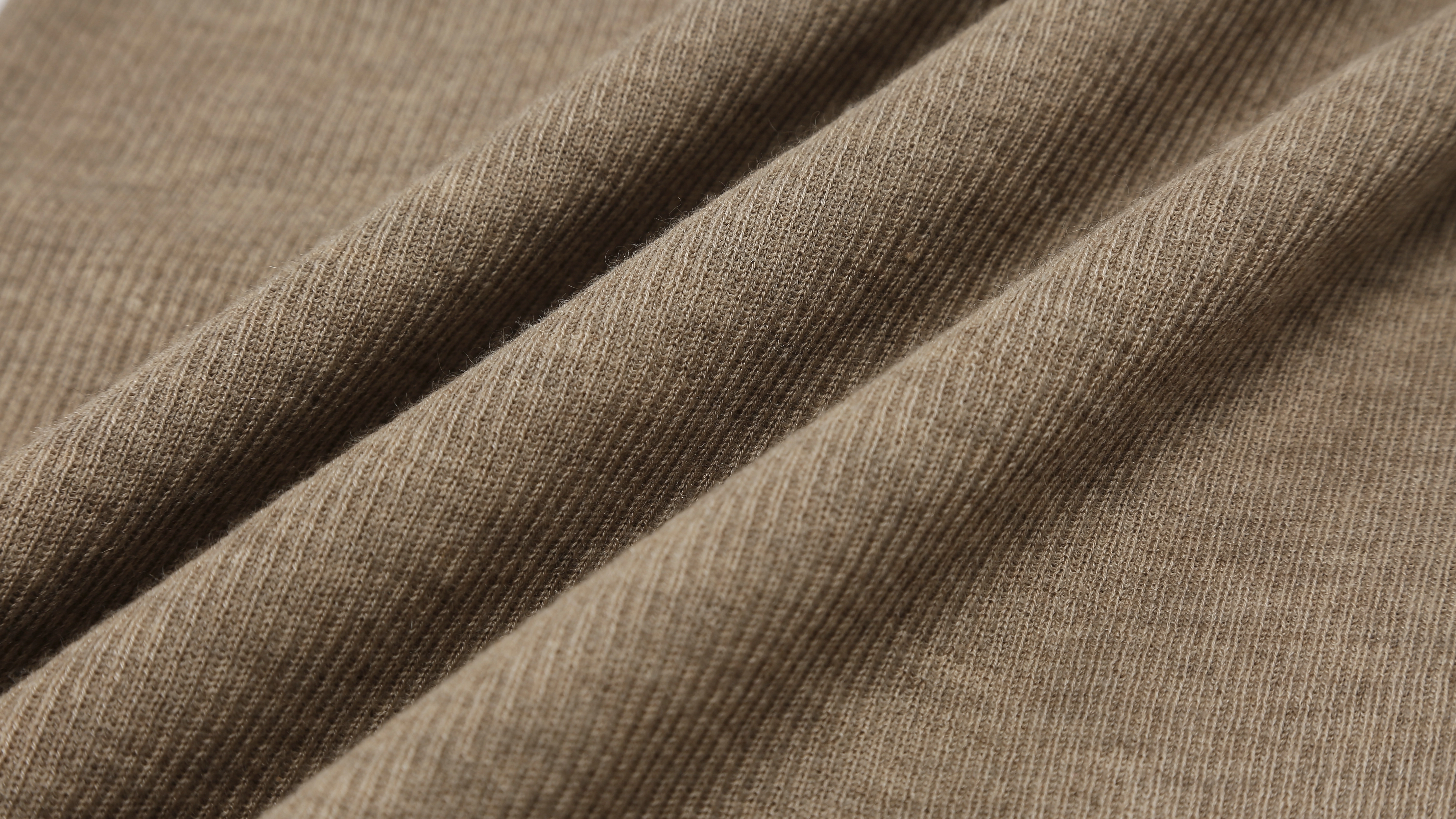 Comment choisir le meilleur cardigan pour voler les looks des c&eacute;l&eacute;brit&eacute;s&nbsp;: un guide d