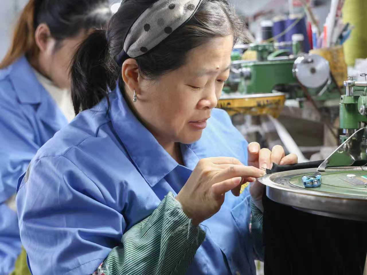 Pourquoi le cachemire de calibre fin 16GG est en train de devenir la nouvelle norme de luxe – et ce que les marques doivent savoir avant de s