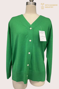 Cardigan boutonné à col en V en pur cachemire pour femme classique | Usine OEM/ODM de tricots haut de gamme