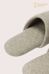 Ensemble de pantoufles tricotées en pur cachemire de luxe | OEM de vêtements de détente personnalisés