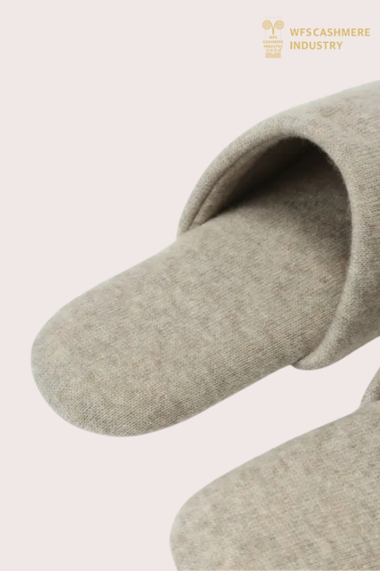 Ensemble de pantoufles tricotées en pur cachemire de luxe | OEM de vêtements de détente personnalisés