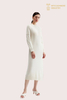 Luxueuse robe tricotée 100 % cachemire pour un confort ultime.